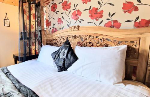 Lomond 4 with Private Hot Tub - Fife - Loch Leven - Lomond Hills - Photo 2