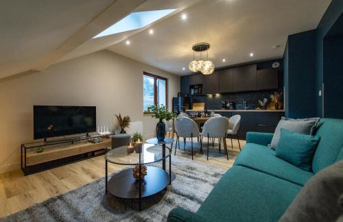 Legendary ski & cycling 4 to 6 guest getaway - Photo 9