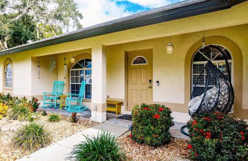 Sunny Oasis Getaway -Heated Pool-Mini Golf-Near Beach - Foto 1