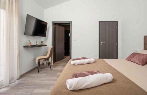 3 Bedroom Lovely Home In Santalezi - Foto 13