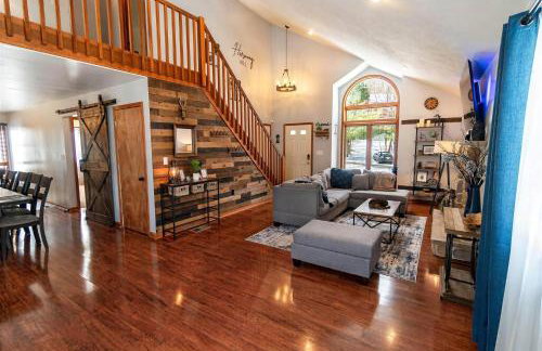 Harmony Hill Stylish 4bd Mountain Retreat, Hot Tub, Games - Foto 11