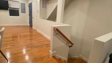 Chic 4 Br, 2Ba Apt in SE DC - Photo 3
