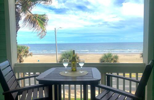 2 Bd, Oceanfront Oasis, Lots of deals and Winter Texans book early - Foto 1