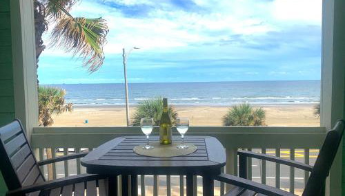 2 Bd, Oceanfront Oasis, Lots of deals and Winter Texans book early - Foto 1