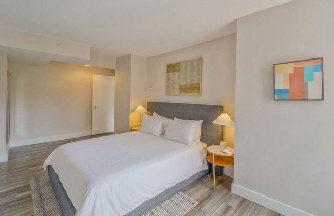 Global Luxury Suites at Georgetown - Photo 26