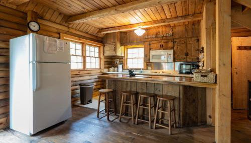 Creekside Hideaway Rustic Cabin - Secluded, Creekside Family Cabin - Foto 5