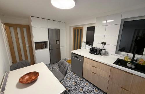 Bauhaus Inspired 2 Bedroom Townhouse Near The City Centre With Drive Parking - Foto 12