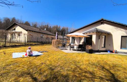 Luxuriöses, familienfreundliches Ferienhaus ,,Amy,, mit Whirlpoolwanne, Kamin und Garten - Foto 12