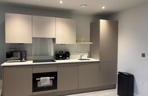 Modern Studio in Bracknell with free Parking - Photo 15