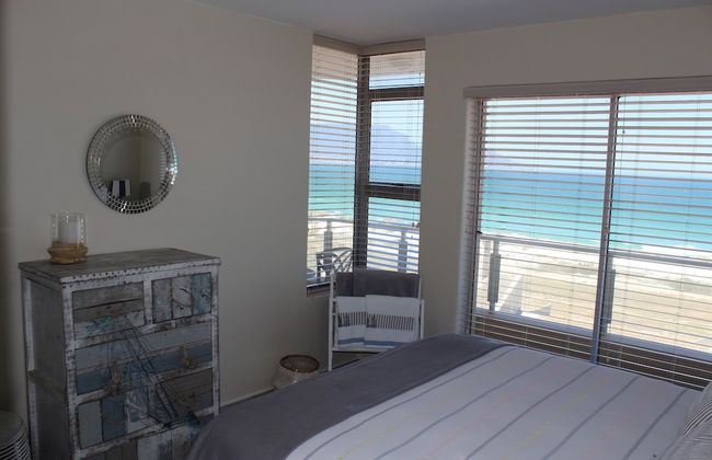 Stay Spectacular - Photo 3