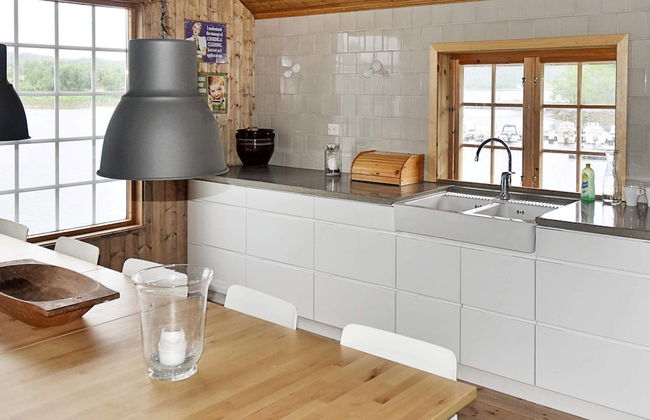 8 Person Holiday Home in Lesund - Foto 9