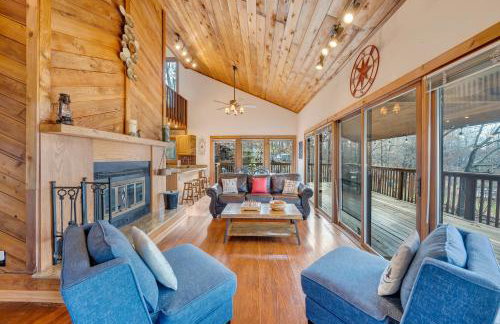 Lakeside Lodge - Lakefront home with private dock & hot tub - Foto 18