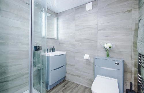 3BR Elegant House in Leeds Sleeps 6 Parking - Foto 57