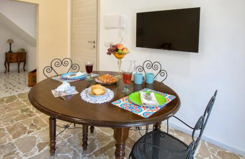 Plaza Suites - Photo 35