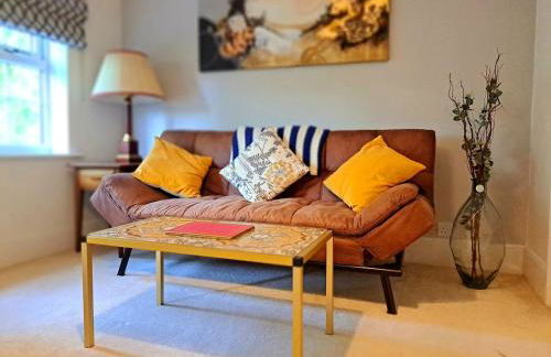 The Green Views Apartment Contractors, Families, Travel - Foto 19