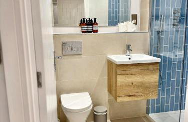 4 Beds Work Housing Near Croydon with Free Parking, High Speed WIFI sleeps up to 9 - Foto 30