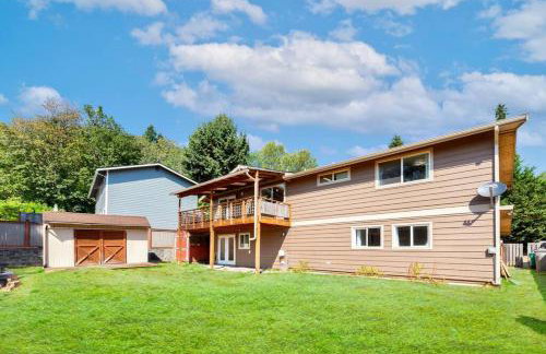 Tastefully Remodeled 4 Bedroom Home with Rainier View - Foto 31