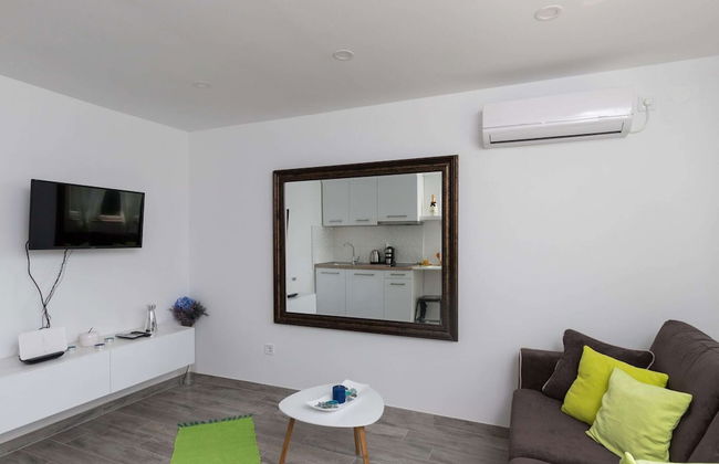 Apartment Semi - One Bedroom Apartment With Terrace and Sea View - Photo 11