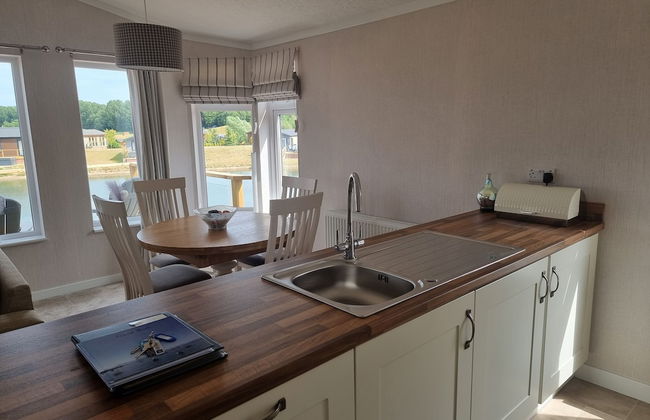 Luxury 2-bed Lodge in Routh, Hottub & Pet Friendly - Foto 11