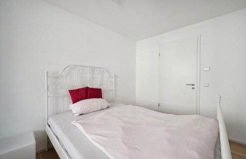 EXQUIS Design 2BR Apartment BAUHAUS I Balkon I Parkplatz I Top-Lage I Mercedes-Benz I Kinderbetten - Foto 9