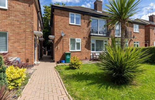 2BR Flat, Free Parking, WiFi, Smart TV - Foto 8