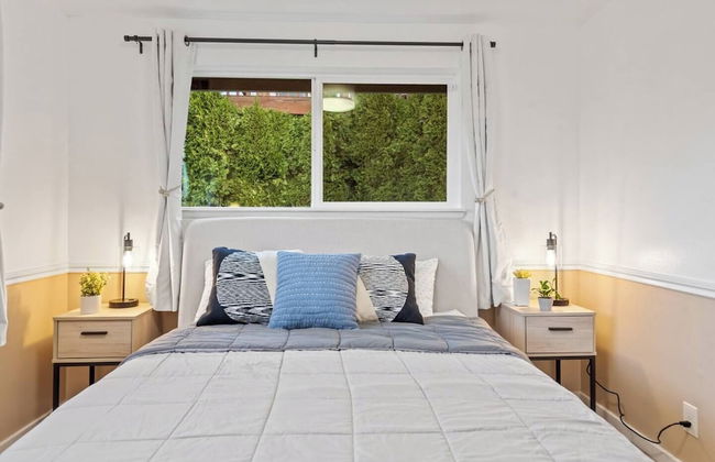 Lakeview Home in Renton, Walk to Beach, AC, Fenced - Photo 6