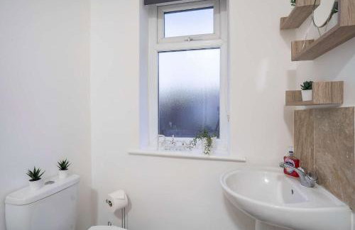 Walk to the Beach- Family-Friendly 4BR-Parking - Foto 28