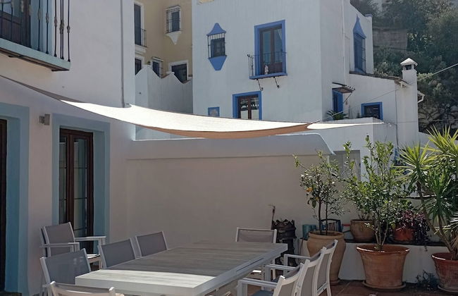 Village House Benahavis - Photo 1