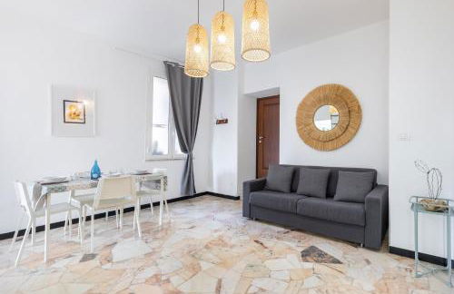 Hostdomus - Outdoor Apartment 1 - Photo 1