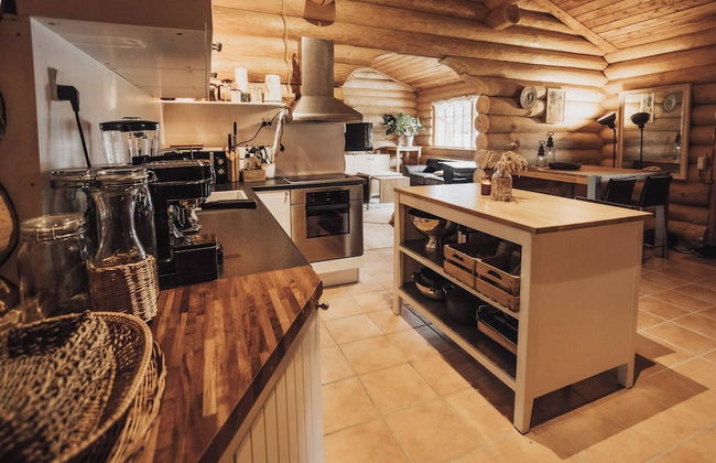 Fjordhygge, Cozy Log Retreat Near Sea & Forest - Sauna & Outdoor Living - Foto 32