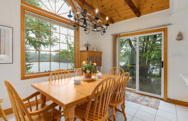 Bear Essentials Lakefront Hideaway - Foto 11