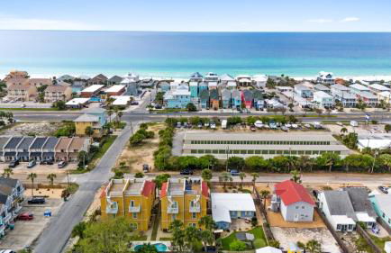 Summer Special, Lux 4BR House Sleeps 12, Pool, Elevator, King bed - Foto 80