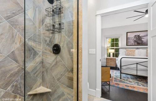 The Dakota by Juniper Holiday + Home - Photo 18