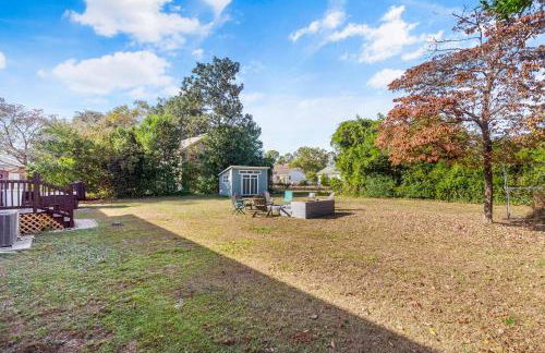 Chill Retreat, hot tub, large private yard - Foto 34