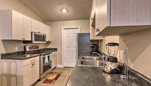 The Royal Retreat about 10 Mi to Local Beaches! - Foto 2