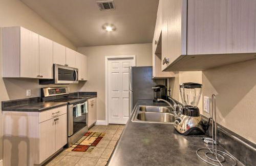 The Royal Retreat about 10 Mi to Local Beaches! - Foto 2