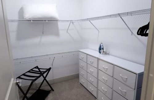 Cosmic Serenity Retreat 1BD Lux King in Southeast Jax - Foto 8