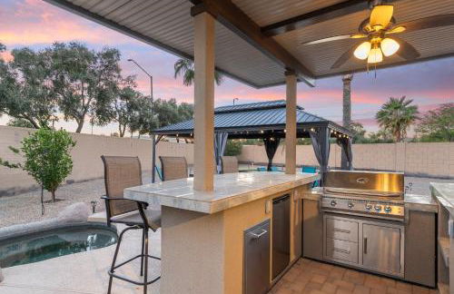 Swim, Golf, Grill and Chill! Surprise Group Getaway - Foto 28