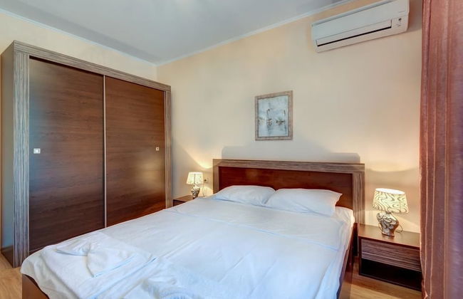 Venera & Anastasia Palace Apartments - Photo 27