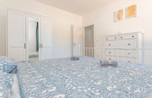 Nice Apartment In Danilo With Wifi - Photo 21