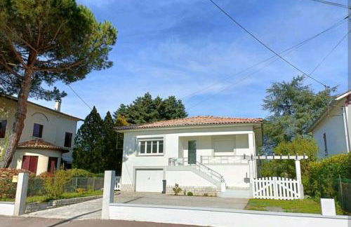 Charmant T2 avec terrasse jardin et parking privé, à 2 minutes du centre ville ! - Foto 10