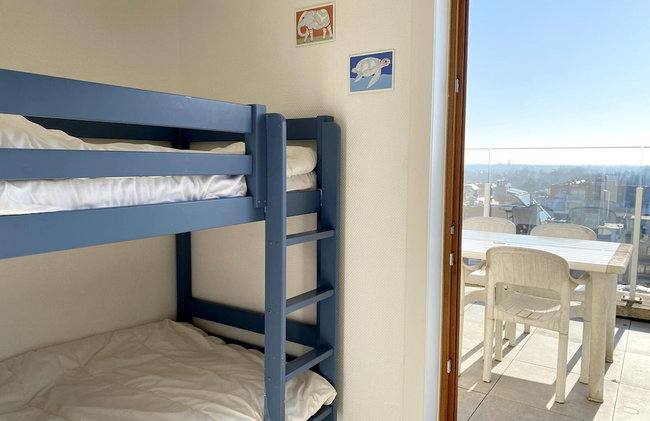 Attic Apartment Nieuwpoort With Coastal Views - Photo 8