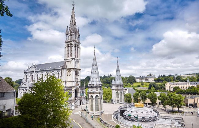 Best Intro to Lourdes in 2 hours with a Local - Photo 2
