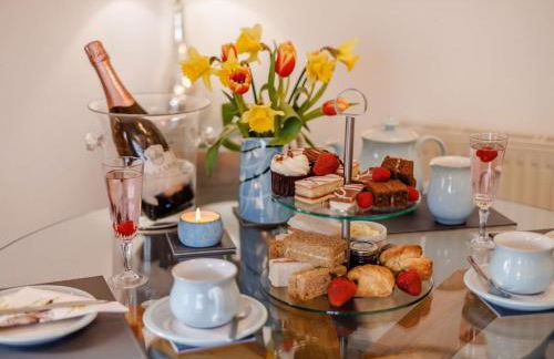 1 Bed in Whitegate 91266 - Photo 10