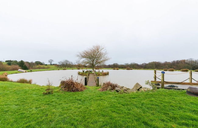 Lakeside Escape, Stone Countryside Cottage - Foto 43