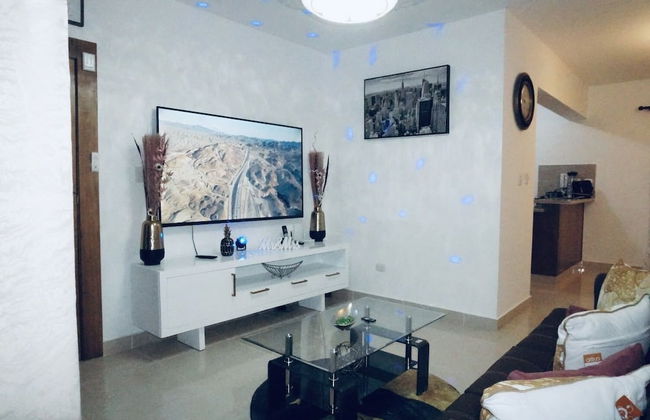 Confidence Luxurious Apartment - Photo 1