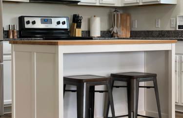 Perfect 4Bd with King Bed Vacation Home - Photo 41