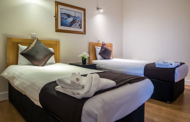 Galway Bay Sea View Apartments - Photo 4