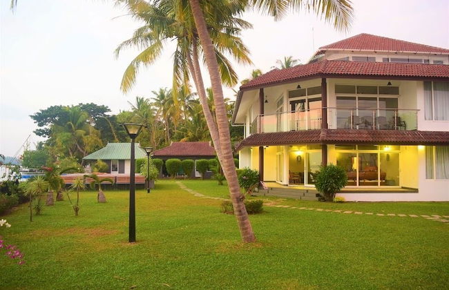 BLUSALZ MANOR Waters Edge Kochi - Foto 27