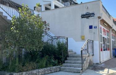 Hidden Gem Apartment - Photo 39